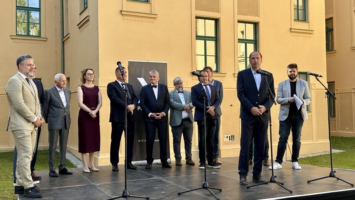 Jednatel společnosti SYNER Ing. Luboš Váňa u mikrofonu, foto: SYNER